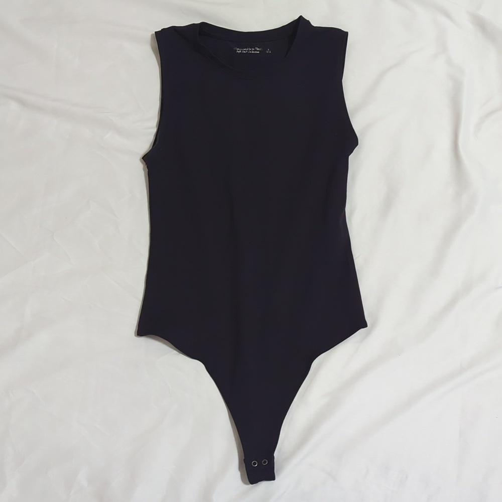 Abercrombie Sleeveless Crewneck Bodysuit, Color Black Size S
